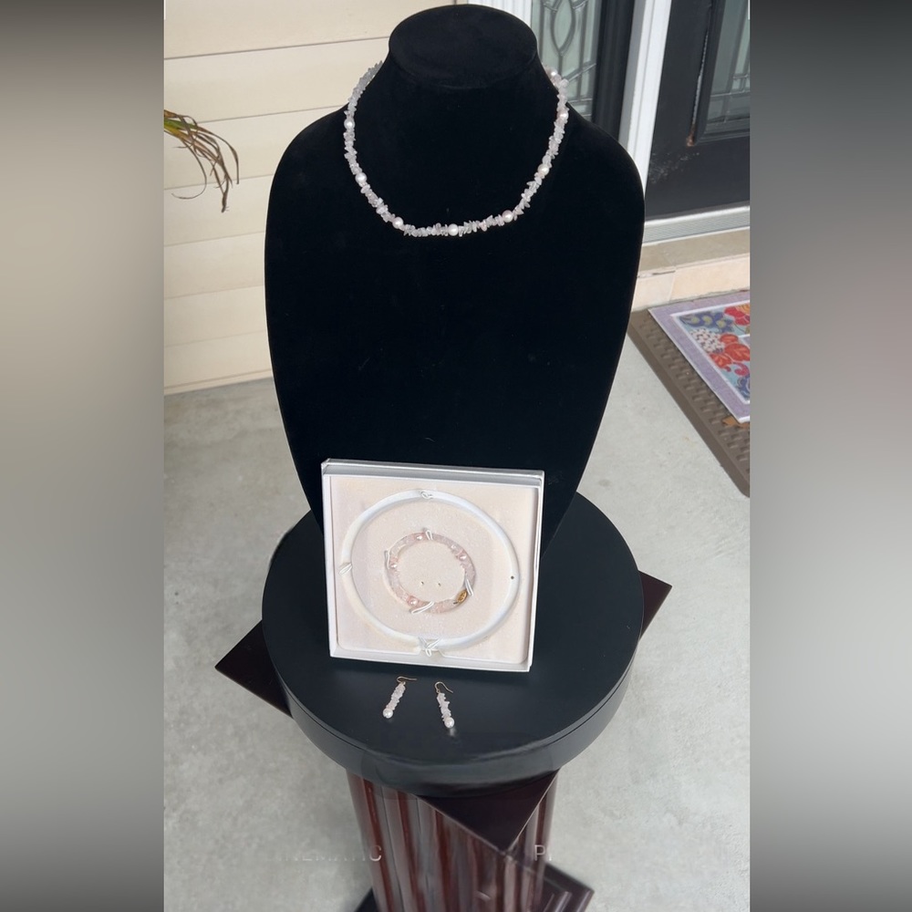 Light pink beads and pearls jewelry set - Mother’s Day Gift